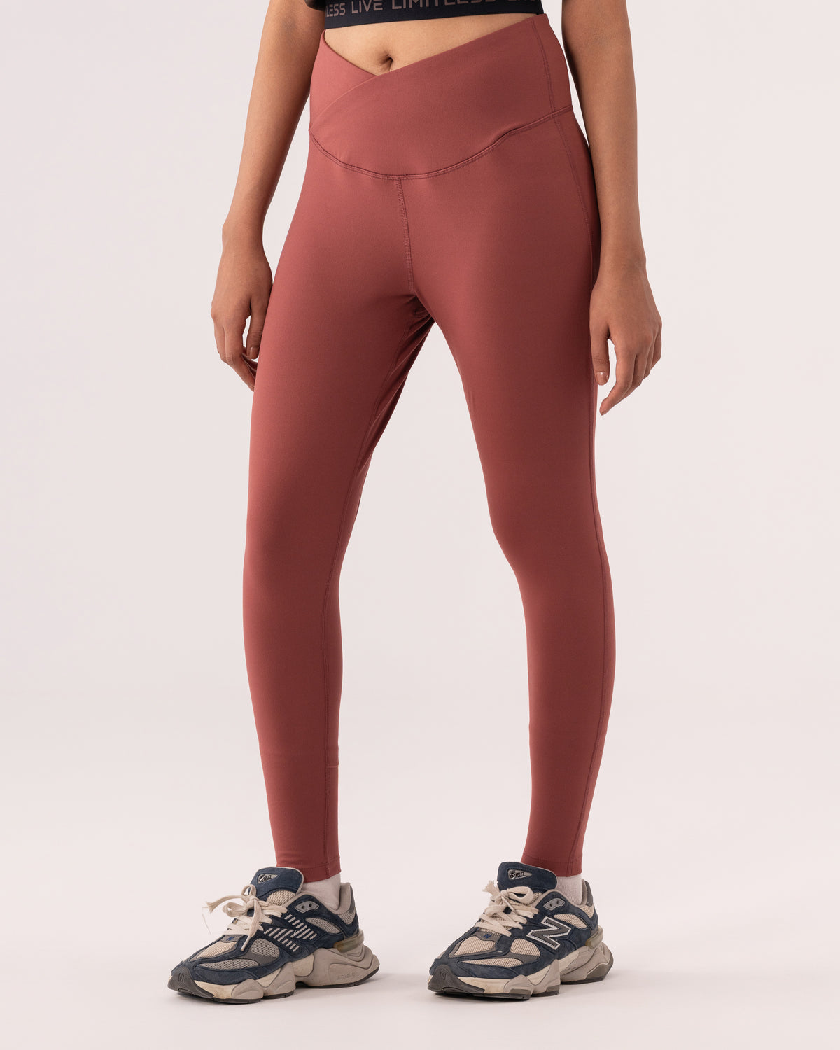 Lyra V-Cut Leggings